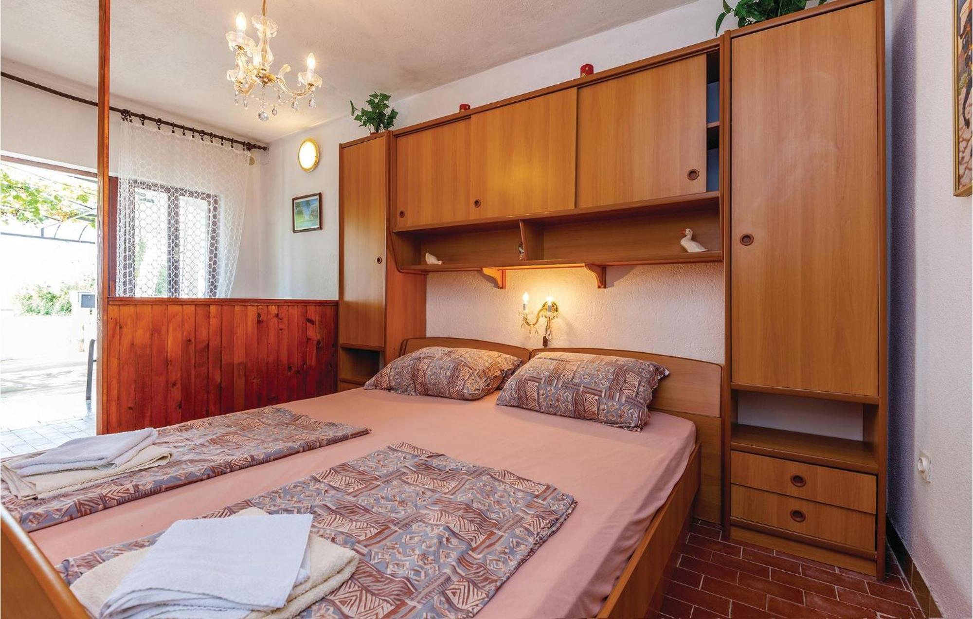 Stunning Apartment In Crikvenica With Kitchen Exterior foto