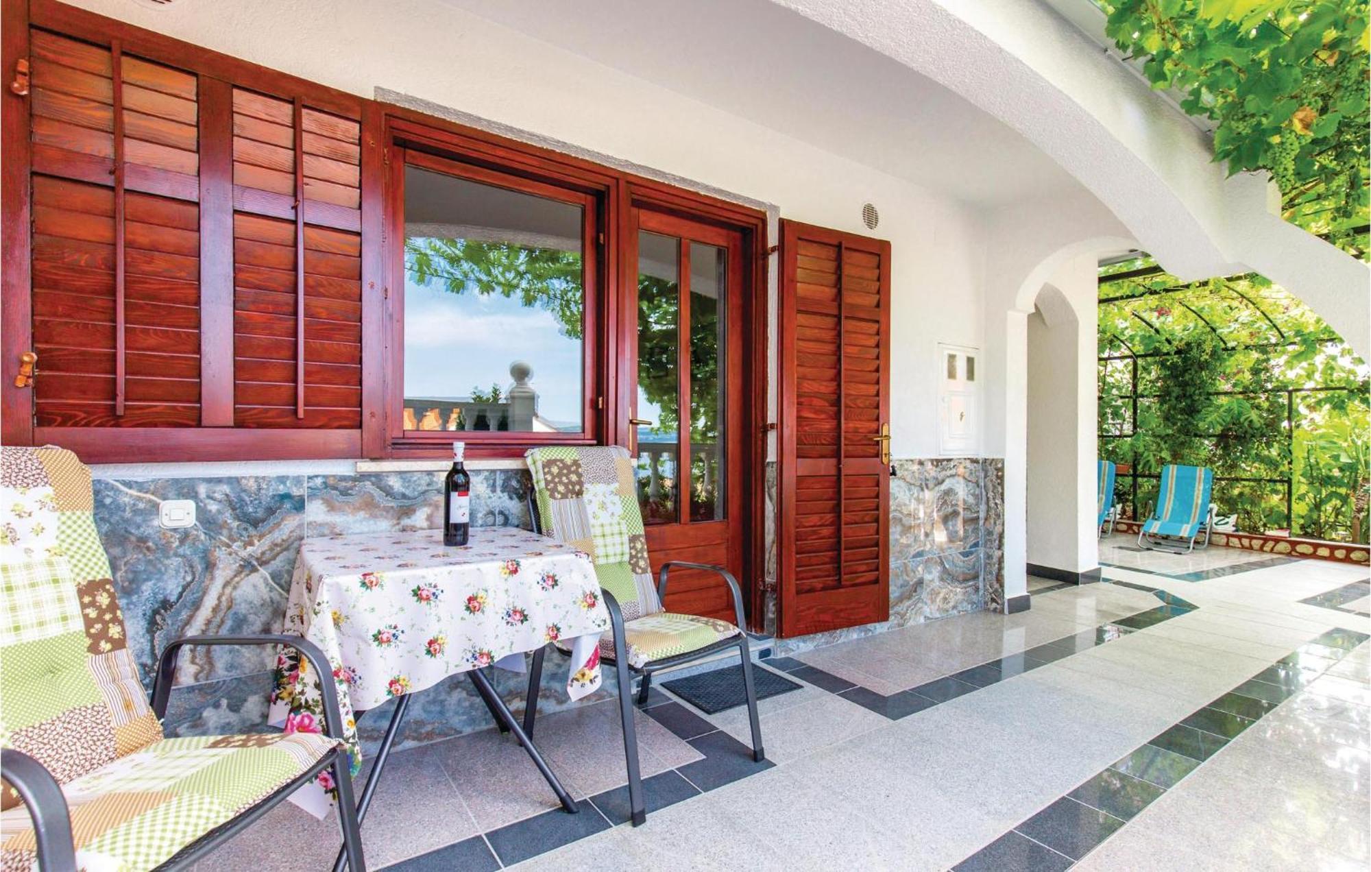 Stunning Apartment In Crikvenica With Kitchen Exterior foto